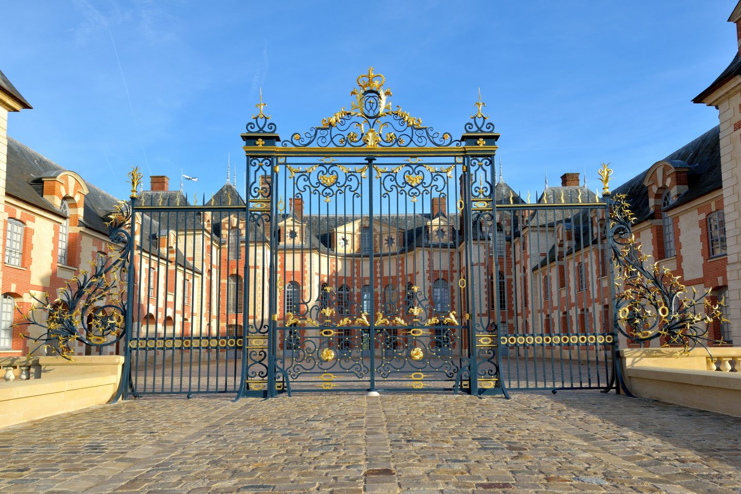 Cour d’honneur du château de Grosbois