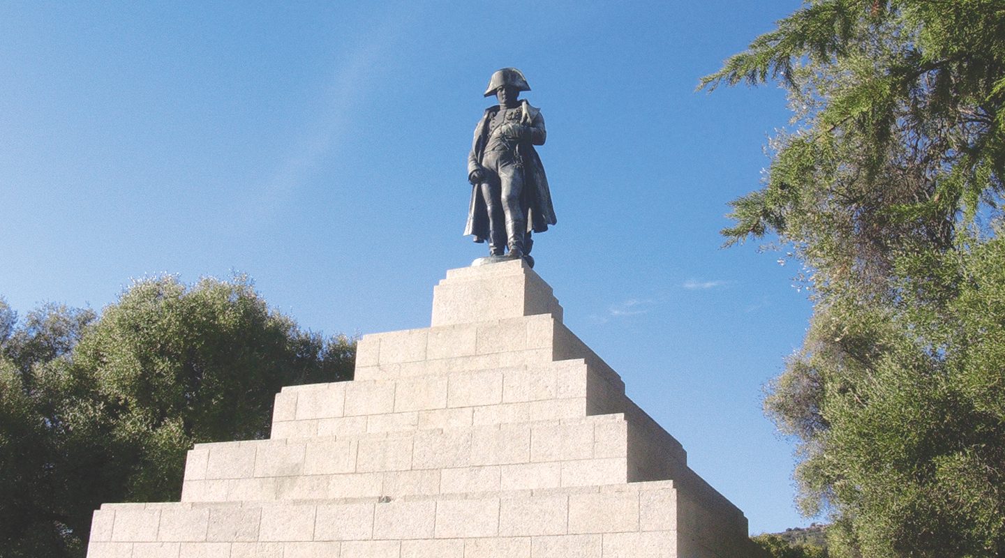 Vue du monument à la Gloire de Napoléon I sur la place d’Austerlitz-ajaccio-c