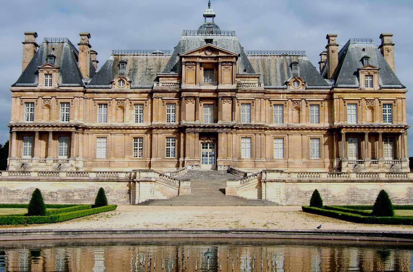 chateau cote jardins maisons-laffitte