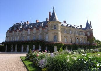 Facade-du-chateau-de-Rambouillet-Rambouillet-Napoleon