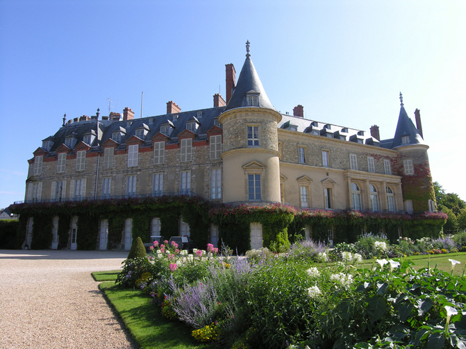 Facade-du-chateau-de-Rambouillet-Rambouillet-Napoleon