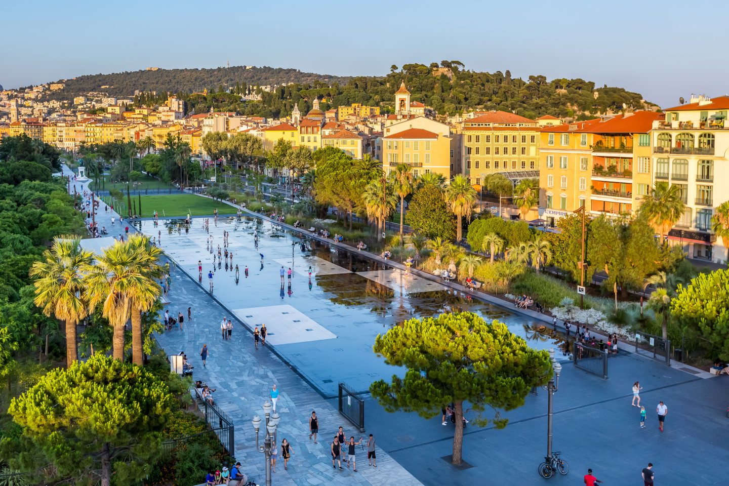 vue generale miroir eau vieux nice