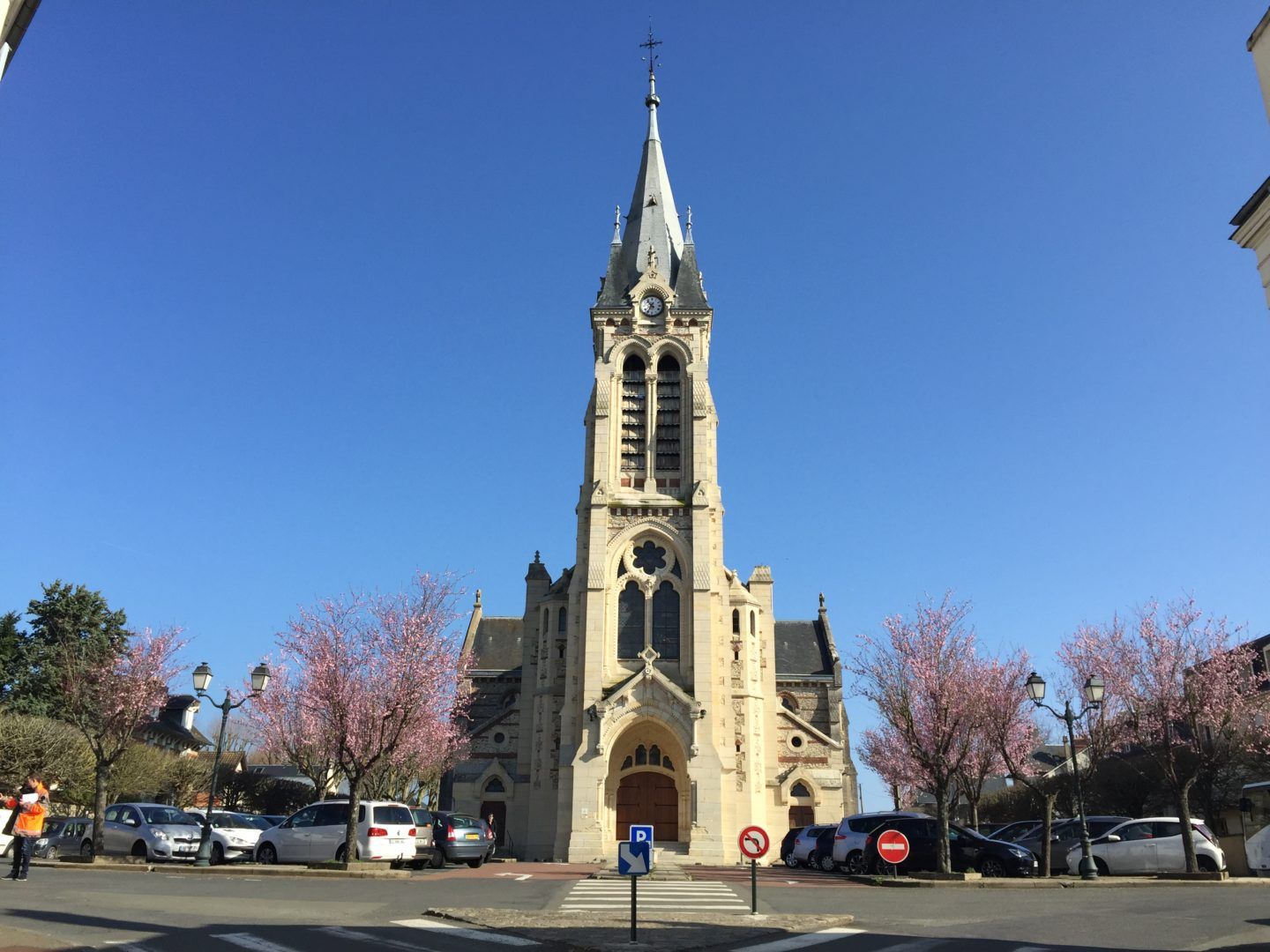 Façade de l’église Saint-Lubin